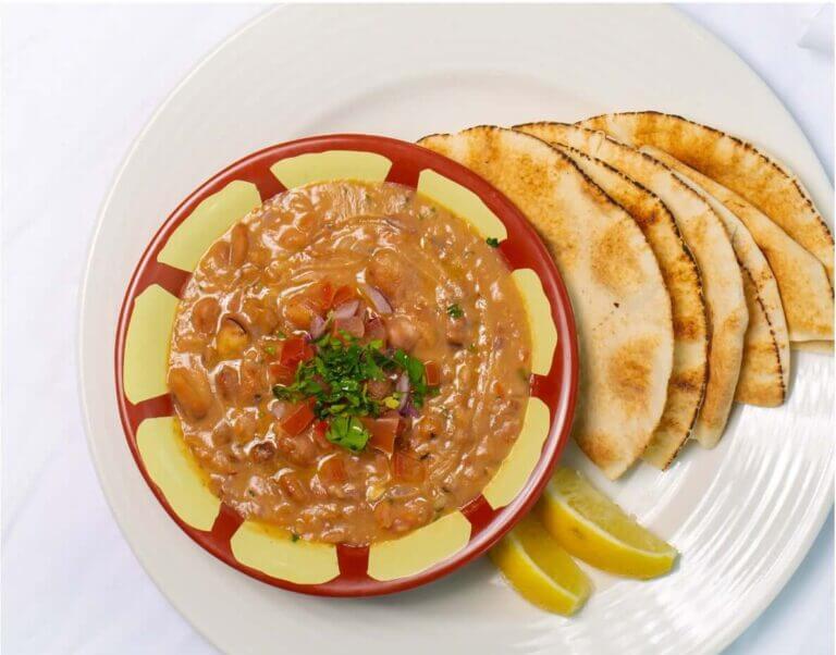 Fava Beans with Omani Bread